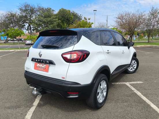 RENAULT-CAPTUR-2019