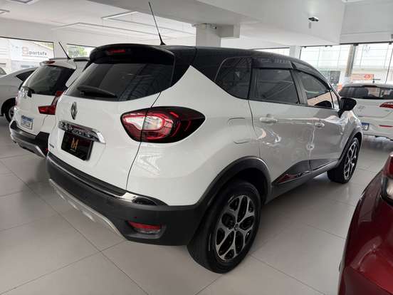 RENAULT-CAPTUR-2017