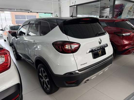RENAULT-CAPTUR-2017