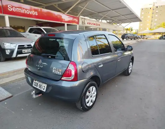 RENAULT-CLIO-2012