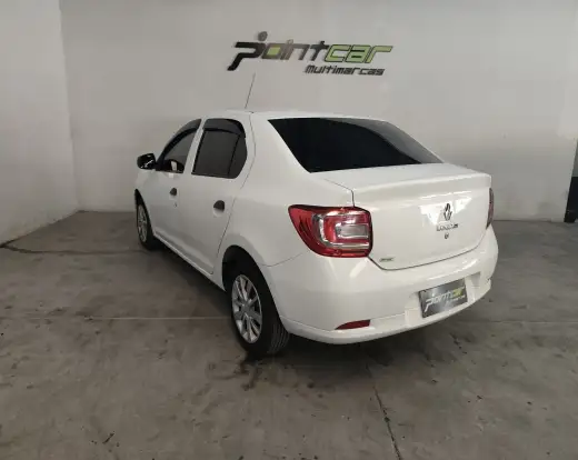 RENAULT-LOGAN-2017