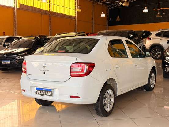 RENAULT-LOGAN-2024