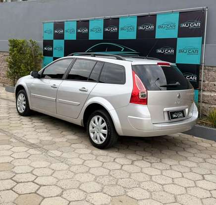 RENAULT-MEGANE-2012