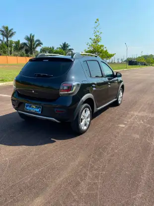 RENAULT-SANDERO-2016