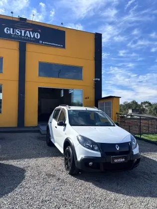 RENAULT SANDERO 1.6 STEPWAY 16V FLEX 4P AUTOMÁTICO