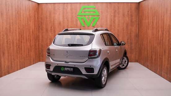 RENAULT-SANDERO-2018