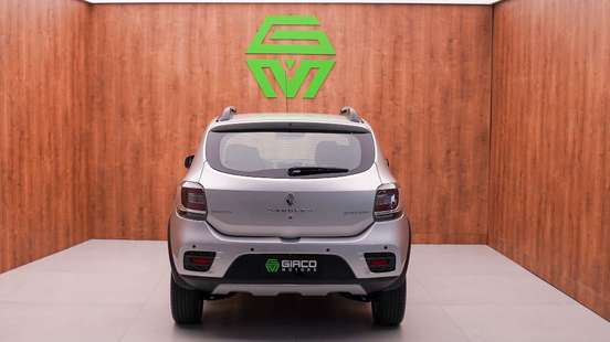 RENAULT-SANDERO-2018