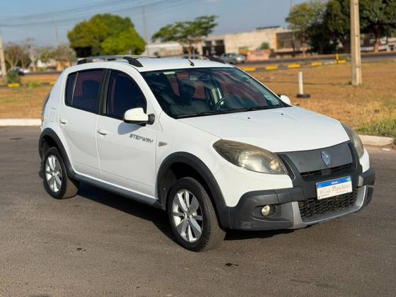 RENAULT SANDERO 1.6 STEPWAY 16V FLEX 4P AUTOMÁTICO