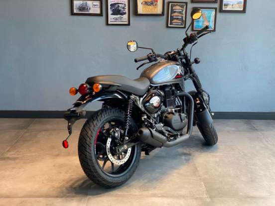 ROYAL ENFIELD-HUNTER 350-2026