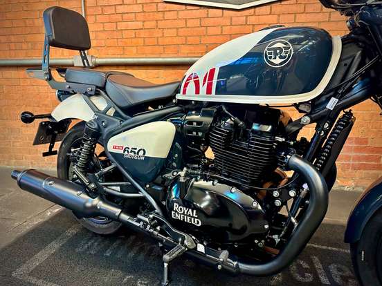 ROYAL ENFIELD-SHOTGUN 650 STENCIL WHITE-2025