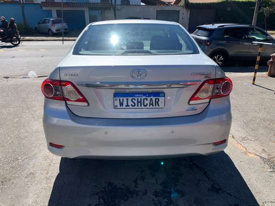 TOYOTA-COROLLA-2011