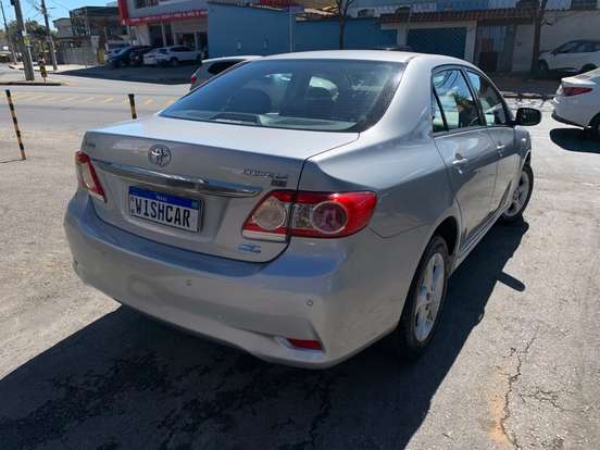 TOYOTA-COROLLA-2011