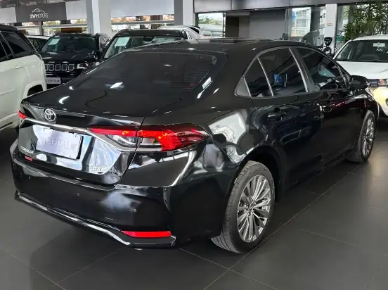 TOYOTA-COROLLA-2023