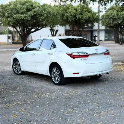 TOYOTA-COROLLA-2018