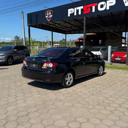 TOYOTA-COROLLA-2013