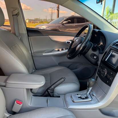 TOYOTA-COROLLA-2013