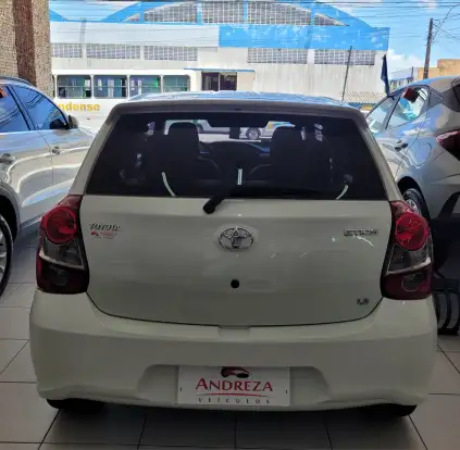 TOYOTA-ETIOS-1.3 X 16V FLEX 4P AUTOMÁTICO TOYOTA-ETIOS-2018