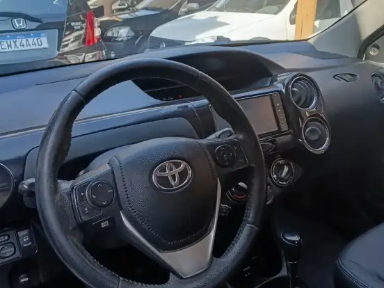 TOYOTA-ETIOS-1.5 XLS 16V FLEX 4P AUTOMÁTICO TOYOTA-ETIOS-2016
