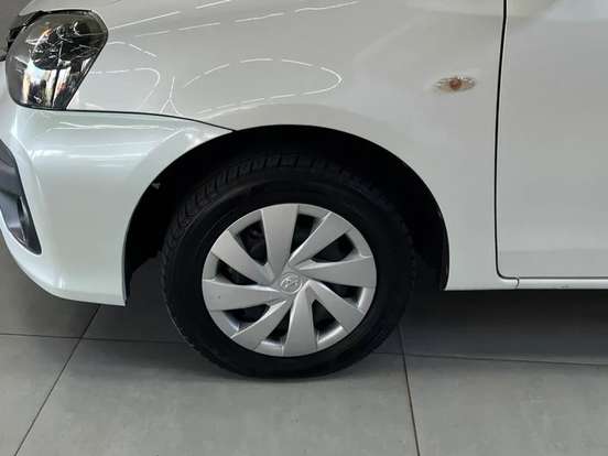 TOYOTA-ETIOS-2019