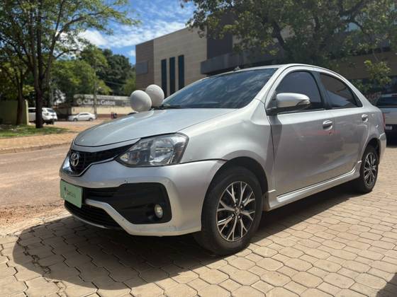 TOYOTA ETIOS 1.5 PLATINUM SEDAN 16V FLEX 4P AUTOMÁTICO
