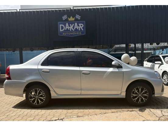 TOYOTA-ETIOS-2017