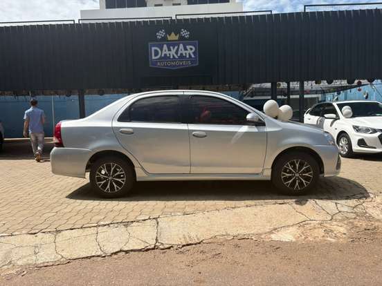 TOYOTA-ETIOS-1.5 PLATINUM SEDAN 16V FLEX 4P AUTOMÁTICO TOYOTA-ETIOS-2017