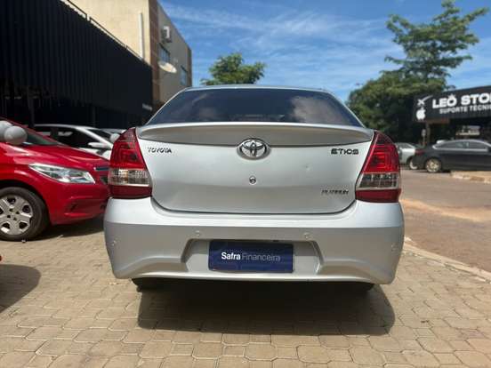 TOYOTA-ETIOS-2017