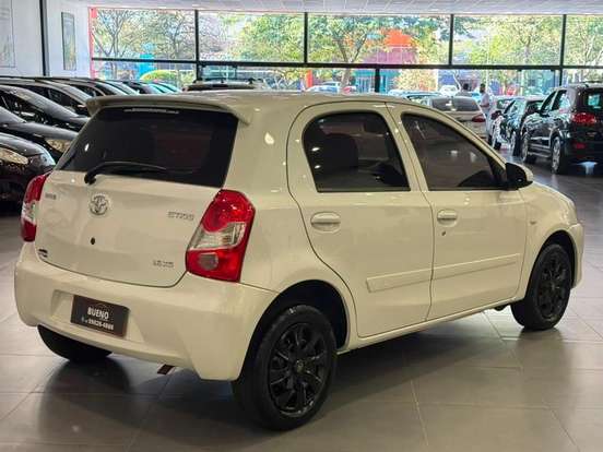 TOYOTA-ETIOS-1.5 XS 16V FLEX 4P MANUAL TOYOTA-ETIOS-2015