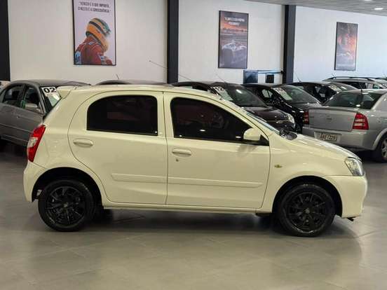 TOYOTA-ETIOS-1.5 XS 16V FLEX 4P MANUAL TOYOTA-ETIOS-2015
