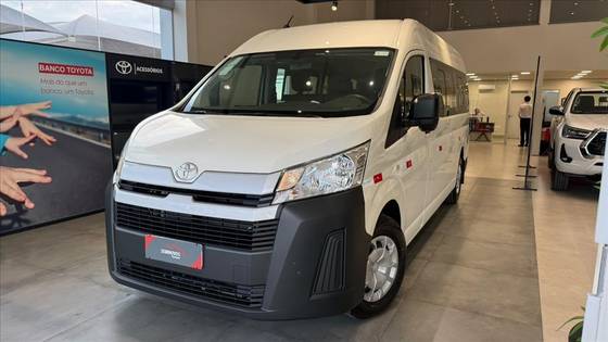 TOYOTA HIACE 2.8 D-4D TURBO DIESEL MINIBUS 15+1 DX AUTOMÁTICO