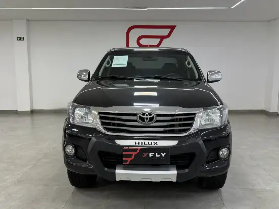 TOYOTA-HILUX-2012