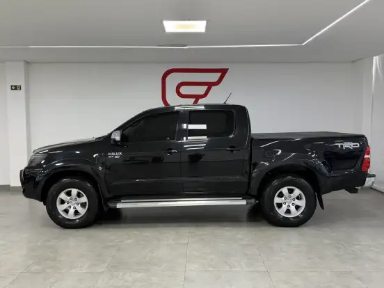 TOYOTA-HILUX-2.7 SR 4X2 CD 16V FLEX 4P AUTOMÁTICO TOYOTA-HILUX-2012