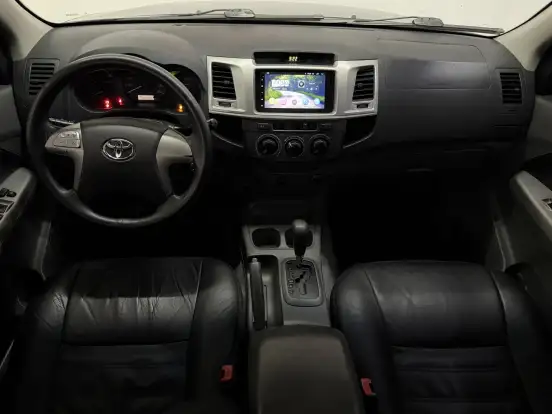 TOYOTA-HILUX-2012