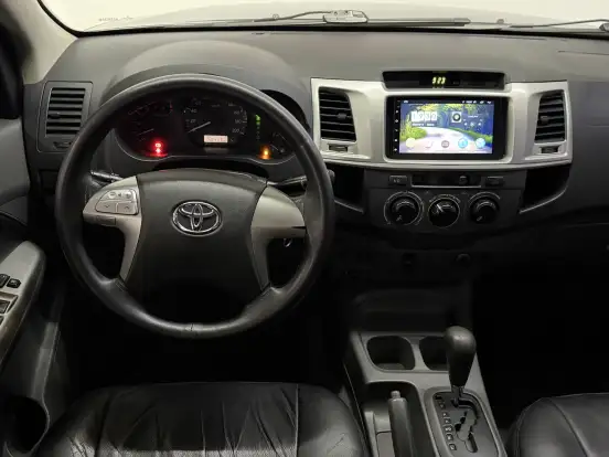 TOYOTA-HILUX-2.7 SR 4X2 CD 16V FLEX 4P AUTOMÁTICO TOYOTA-HILUX-2012