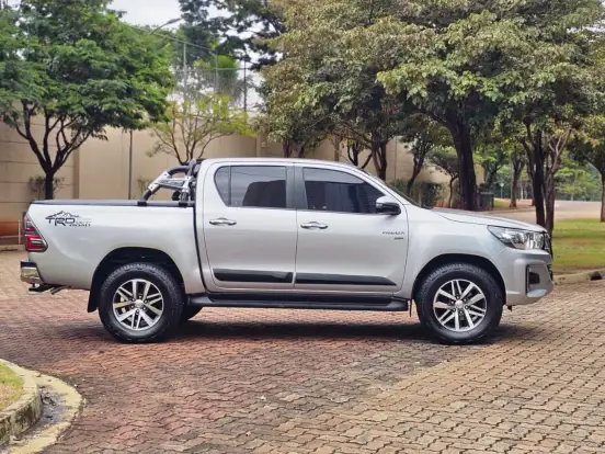 TOYOTA-HILUX-2.7 SRV 4X2 CD 16V FLEX 4P AUTOMÁTICO TOYOTA-HILUX-2018