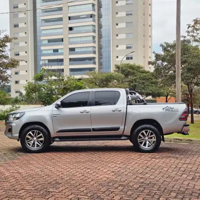 TOYOTA-HILUX-2018