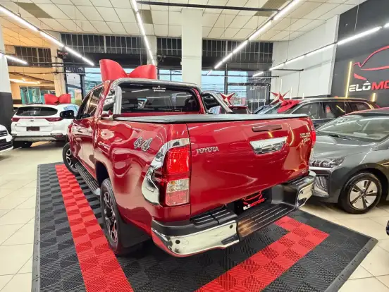 TOYOTA-HILUX-2021