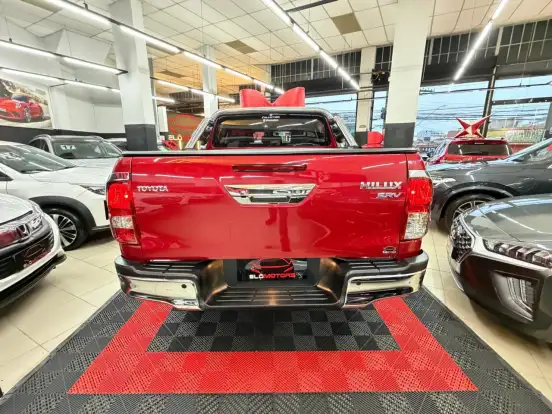 TOYOTA-HILUX-2021