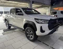 TOYOTA HILUX 2.8 D-4D TURBO DIESEL CD SR 4X4 AUTOMÁTICO TOYOTA HILUX 2.8 D-4D TURBO DIESEL CD SR 4X4 AUTOMÁTICO
