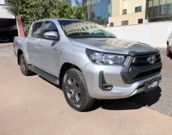 TOYOTA HILUX 2.8 D-4D TURBO DIESEL CD SR 4X4 AUTOMÁTICO TOYOTA HILUX 2.8 D-4D TURBO DIESEL CD SR 4X4 AUTOMÁTICO