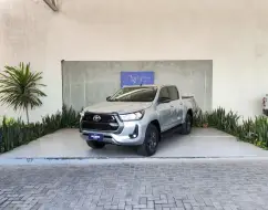 TOYOTA HILUX 2.8 D-4D TURBO DIESEL CD SR 4X4 AUTOMÁTICO TOYOTA HILUX 2.8 D-4D TURBO DIESEL CD SR 4X4 AUTOMÁTICO