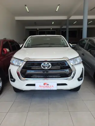TOYOTA HILUX 2.8 D-4D TURBO DIESEL CD SRV 4X4 AUTOMÁTICO