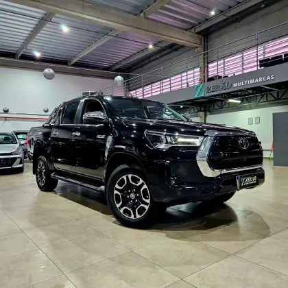 TOYOTA HILUX 2.8 D-4D TURBO DIESEL CD SRX 4X4 AUTOMÁTICO