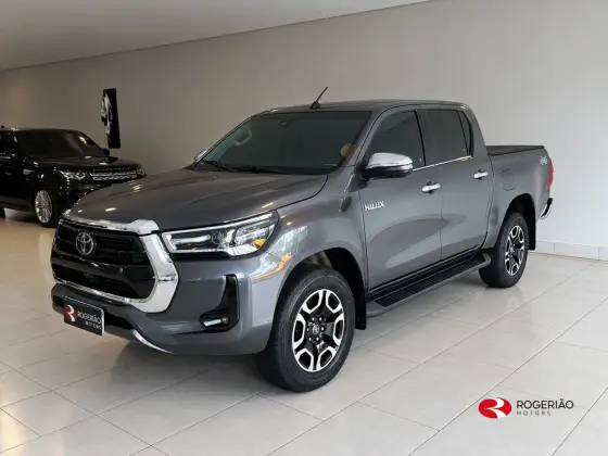 TOYOTA HILUX 2.8 D-4D TURBO DIESEL CD SRX 4X4 AUTOMÁTICO