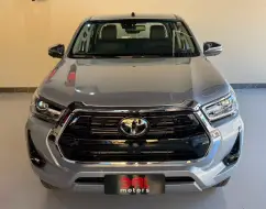 TOYOTA HILUX 2.8 D-4D TURBO DIESEL CD SRX 4X4 AUTOMÁTICO TOYOTA HILUX 2.8 D-4D TURBO DIESEL CD SRX 4X4 AUTOMÁTICO