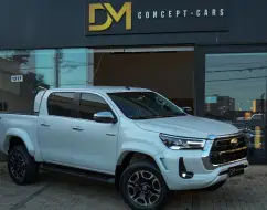 TOYOTA HILUX 2.8 D-4D TURBO DIESEL CD SRX PLUS 4X4 AUTOMÁTICO TOYOTA HILUX 2.8 D-4D TURBO DIESEL CD SRX PLUS 4X4 AUTOMÁTICO