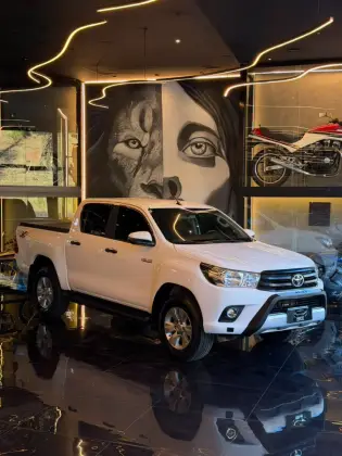 TOYOTA HILUX 2.8 NARROW 4X4 CD 16V DIESEL 4P MANUAL