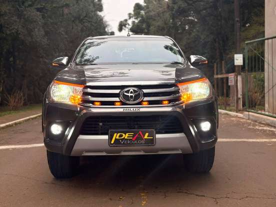 TOYOTA-HILUX-2018