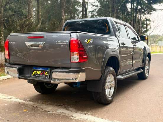 TOYOTA-HILUX-2.7 SRV 4X4 CD 16V FLEX 4P AUTOMÁTICO TOYOTA-HILUX-2018