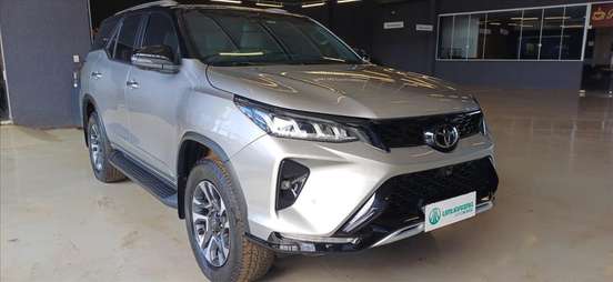 TOYOTA-HILUX-2022